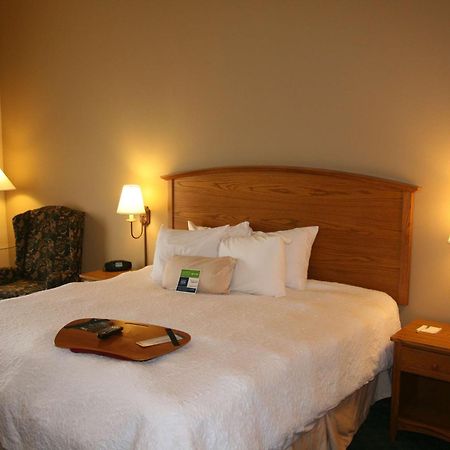 Hampton Inn Гантерсвилл Экстерьер фото