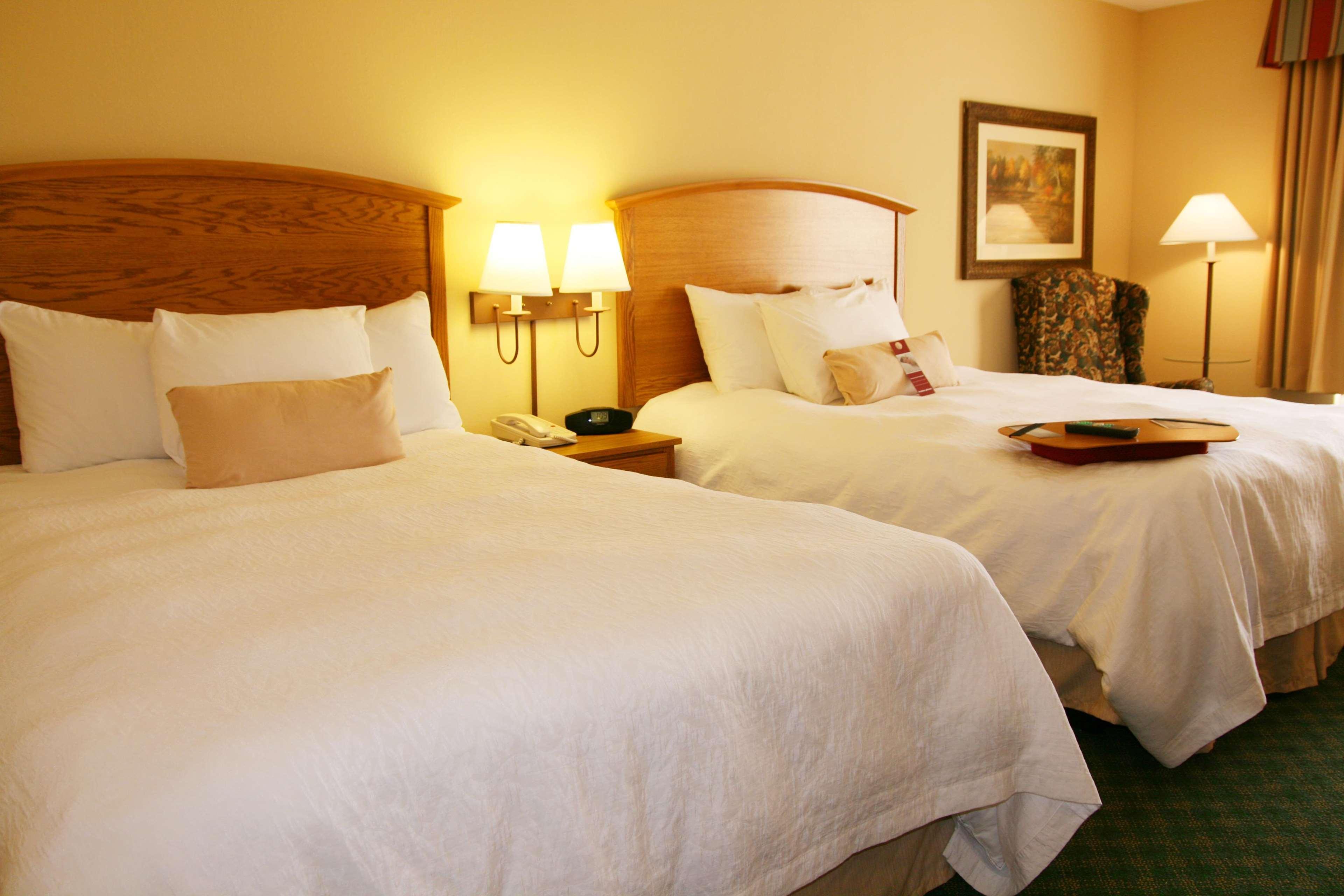 Hampton Inn Гантерсвилл Номер фото