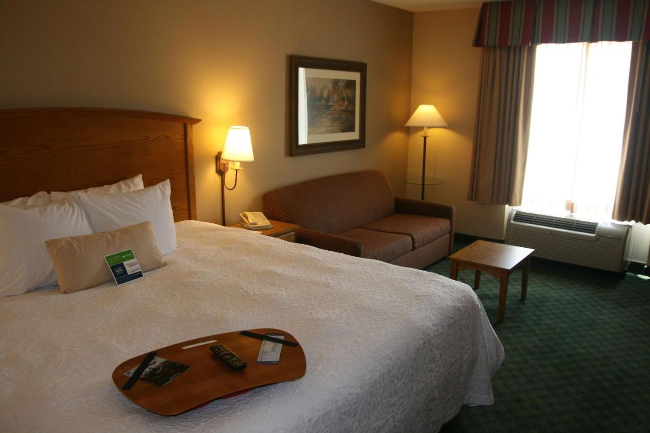 Hampton Inn Гантерсвилл Экстерьер фото