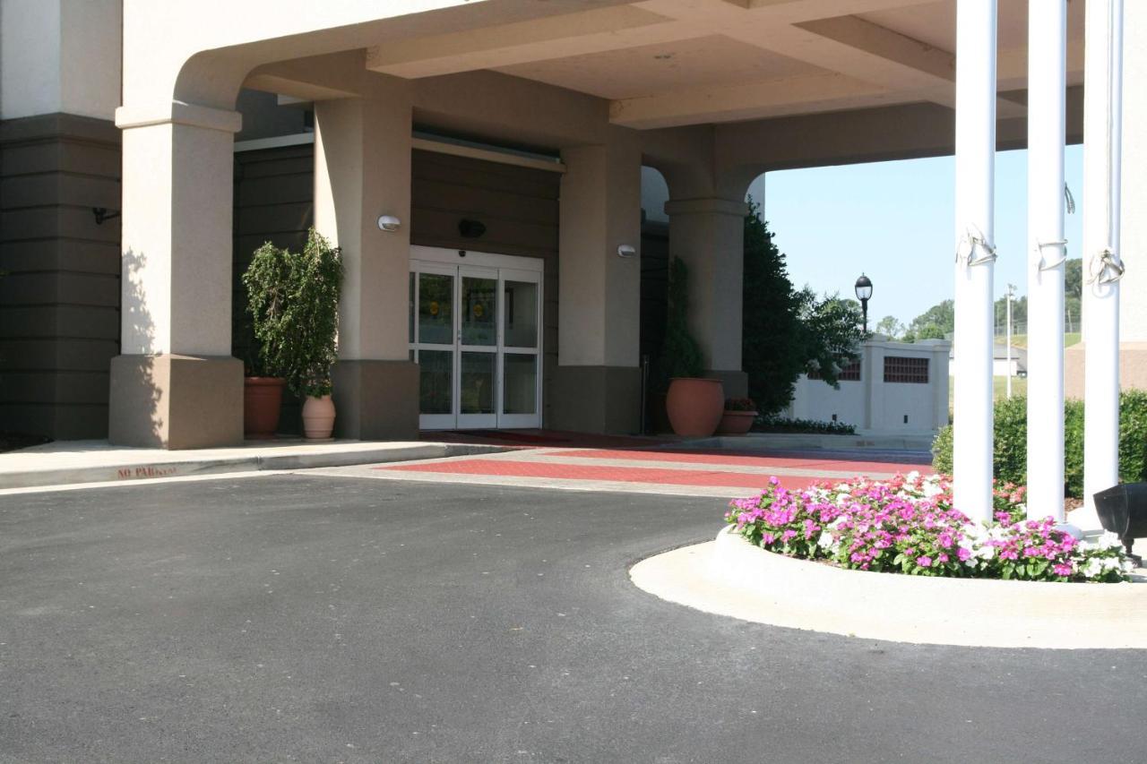 Hampton Inn Гантерсвилл Экстерьер фото