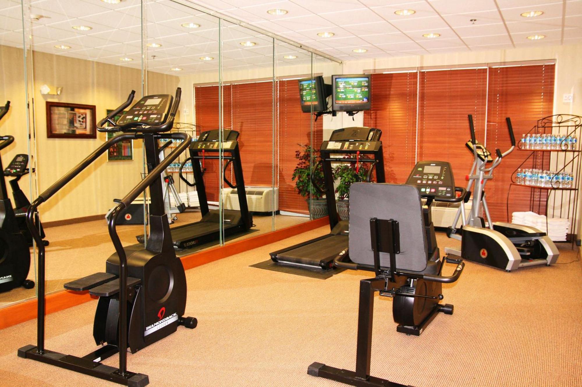 Hampton Inn Гантерсвилл Экстерьер фото