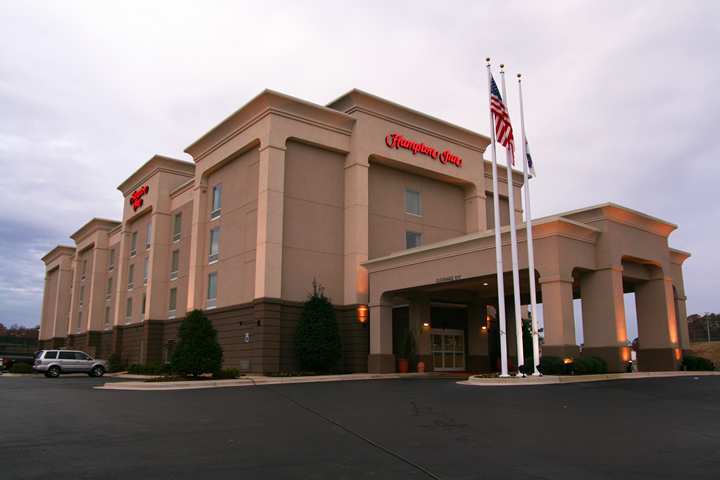 Hampton Inn Гантерсвилл Экстерьер фото